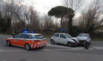 Immagine News - frontale-in-via-dei-campeggi-4-feriti