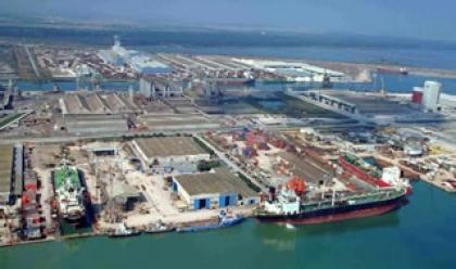 Immagine News - sequestrate-tre-navi-al-porto-per-mancato-pagamento-del-carburante