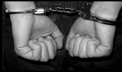 Immagine News - la-mobile-arresta-spacciatore-36enne-con-200-grammi-di-eroina