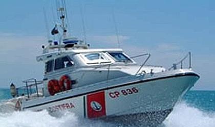 Immagine News - marinaio-si-amputa-parzialmente-4-dita-soccorso-a-30-miglia-al-largo-della-costa