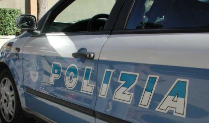Immagine News - la-polizia-di-faenza-accompagna-a-fiumicino-un-viados-irregolare-sul-territorio