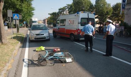 Immagine News - travolto-in-bici-mentre-attraversa-la-strada-89enne-in-condizioni-disperate