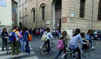 Immagine News - faenza-tema-sui-migranti-la-lettera-di-40-professori-quotnoi-al-fianco-degli-studenti-attaccatiquot