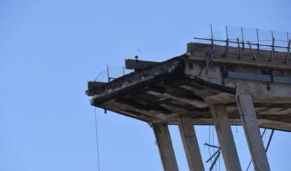 Immagine News - crollo-del-ponte-di-genova-23-vigili-del-fuoco-al-lavoro-dallemilia-romagna