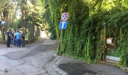 Immagine News - ravenna-intruso-scavalca-il-cancello-della-villa-di-cagnoni