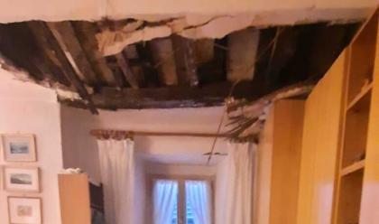 Immagine News - terremoto-in-romagna-a-tredozio-crolla-soffitto-di-una-casa-uomo-ferito