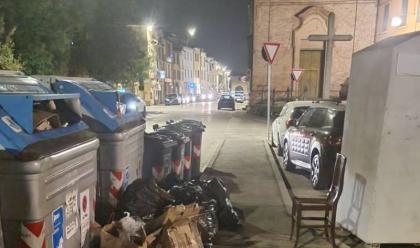 Immagine News - faenza-i-residenti-del-borgo-chiedono-una-telecamera-in-corso-europa-contro-labbandono-dei-rifiuti