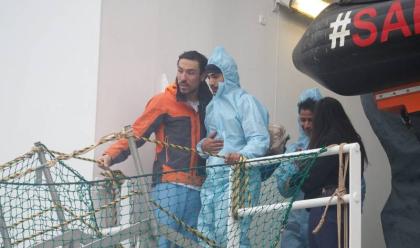 Immagine News - ottavo-sbarco-a-ravenna--arrivata-la-nave-geo-barents-con-134-migranti