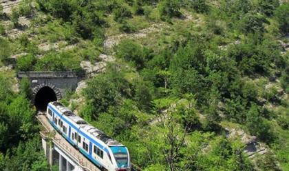 Immagine News - treni-ripresa-la-circolazione-sulla-linea-ferroviaria-faenza-marradi