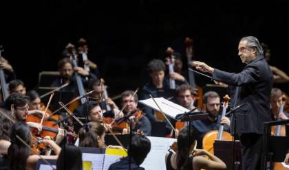 Immagine News - roma-il-maestro-muti-dirige-il-concerto-per-l80esimo-anniversario-delle-fosse-ardeatine